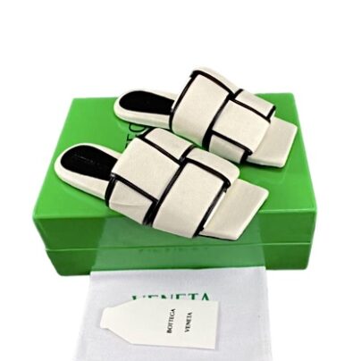 Bottega Veneta Flat Sandals Intrecciato Leather White Size 39