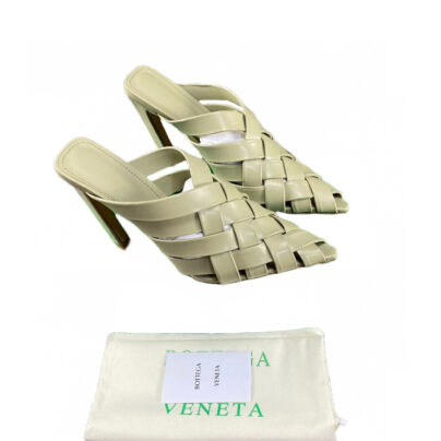 Bottega Veneta Olive Green Leather Pumps size 40