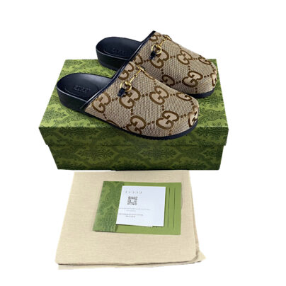 Gucci Jumbo GG Supreme Canvas slippers Beige