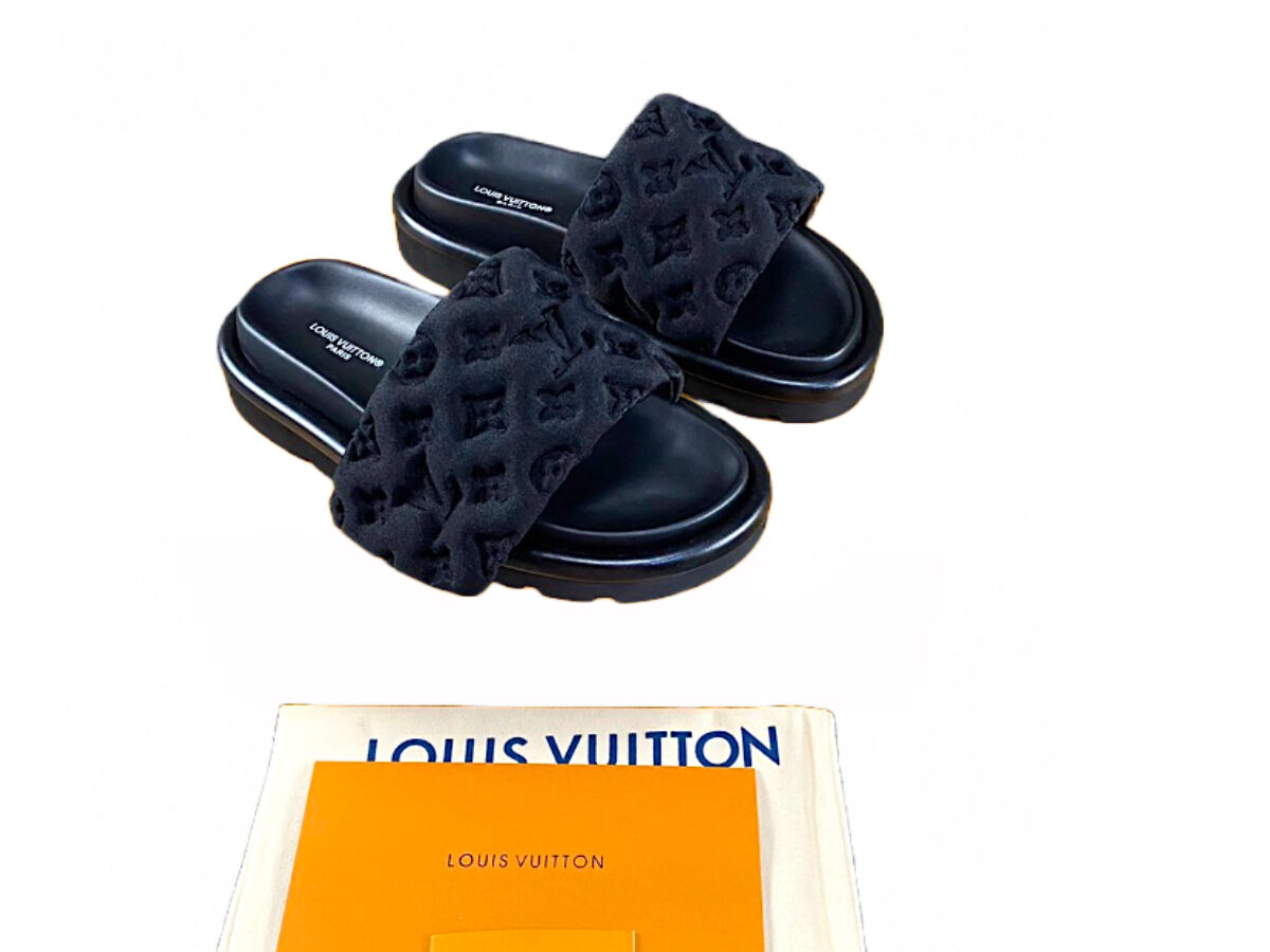Louis Vuitton Pool Pillow Puffer Padded Black Nylon sliders LV monogram  Size 39
