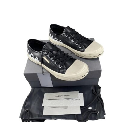 Balenciaga Black Leather Low top sneakers Size 44