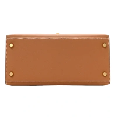 Hermès Kelly 28 Sellier Gold Epsom - Bottom View showing base and feet