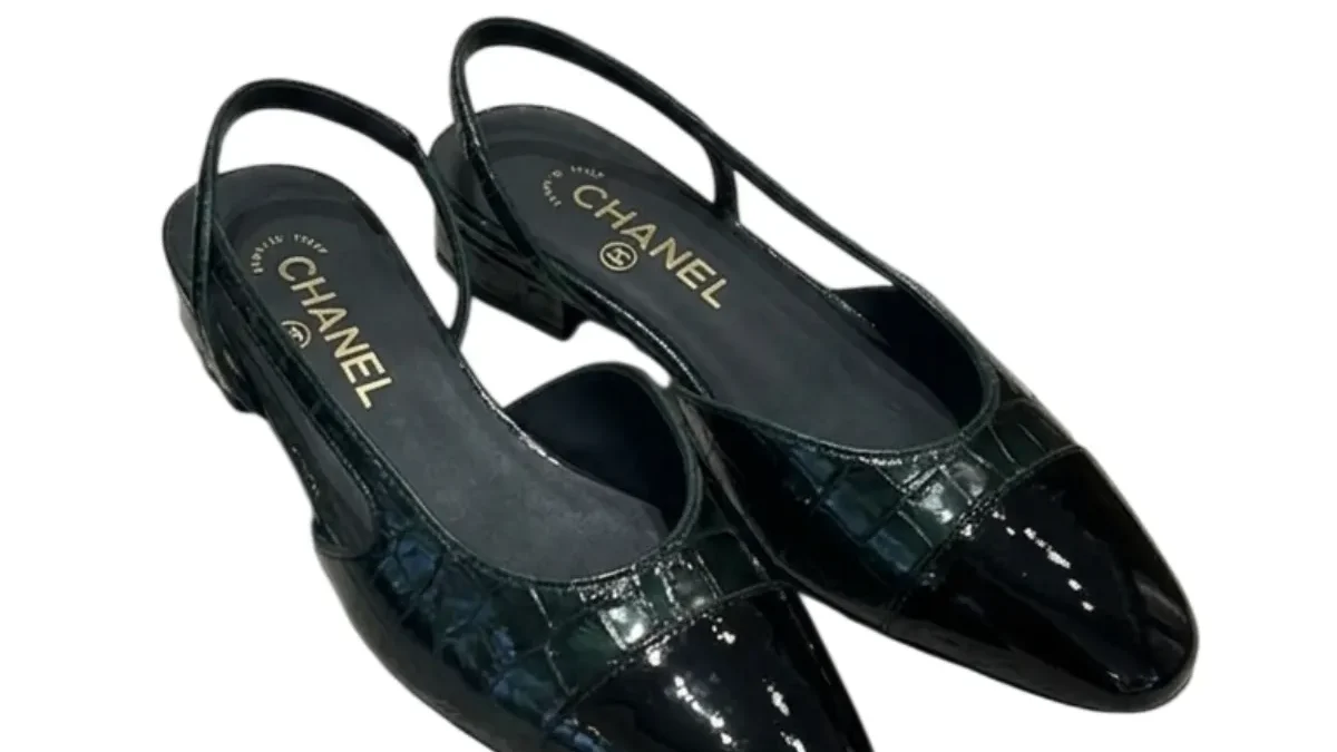 【チャンス】CHANEL フラットシューズ　size39 中古 Chanel Crocodile Embossed Calfskin Cap Toe CC Slingback Flats