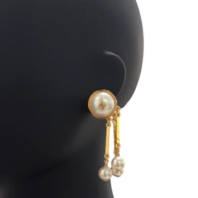 Chanel Gold and Pearly White Pendant Earrings 2026 Metiers D'Art