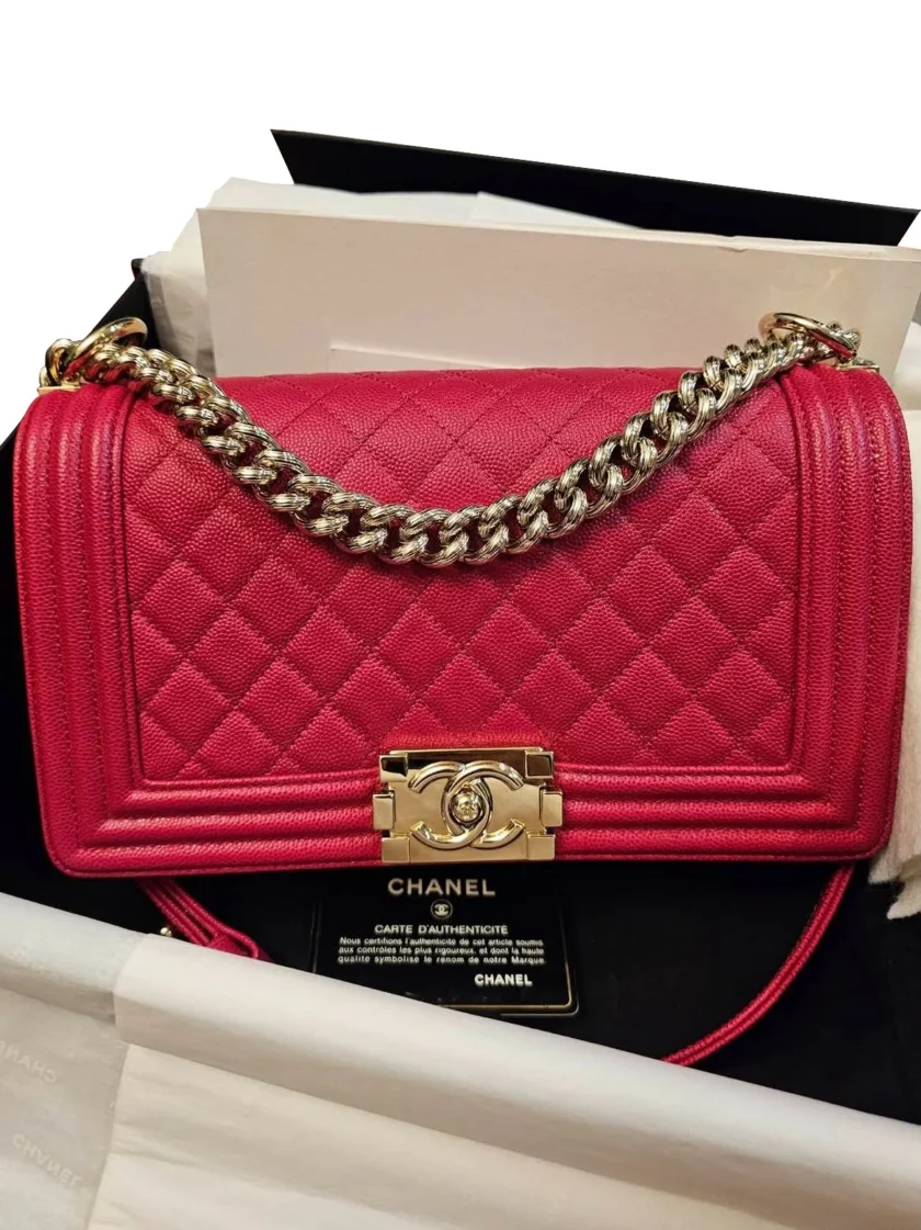 Chanel Medium Boy Bag Pink Caviar leather Gold Hardware