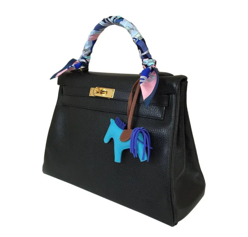 Hermès Kelly 32 Retourne Black Ardennes leather Gold hardware left side
