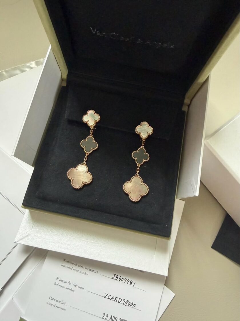 New Van Cleef & Arpels Magic Alhambra 3 Motifs Earrings Mother of Pearl Onyx Yellow Gold
