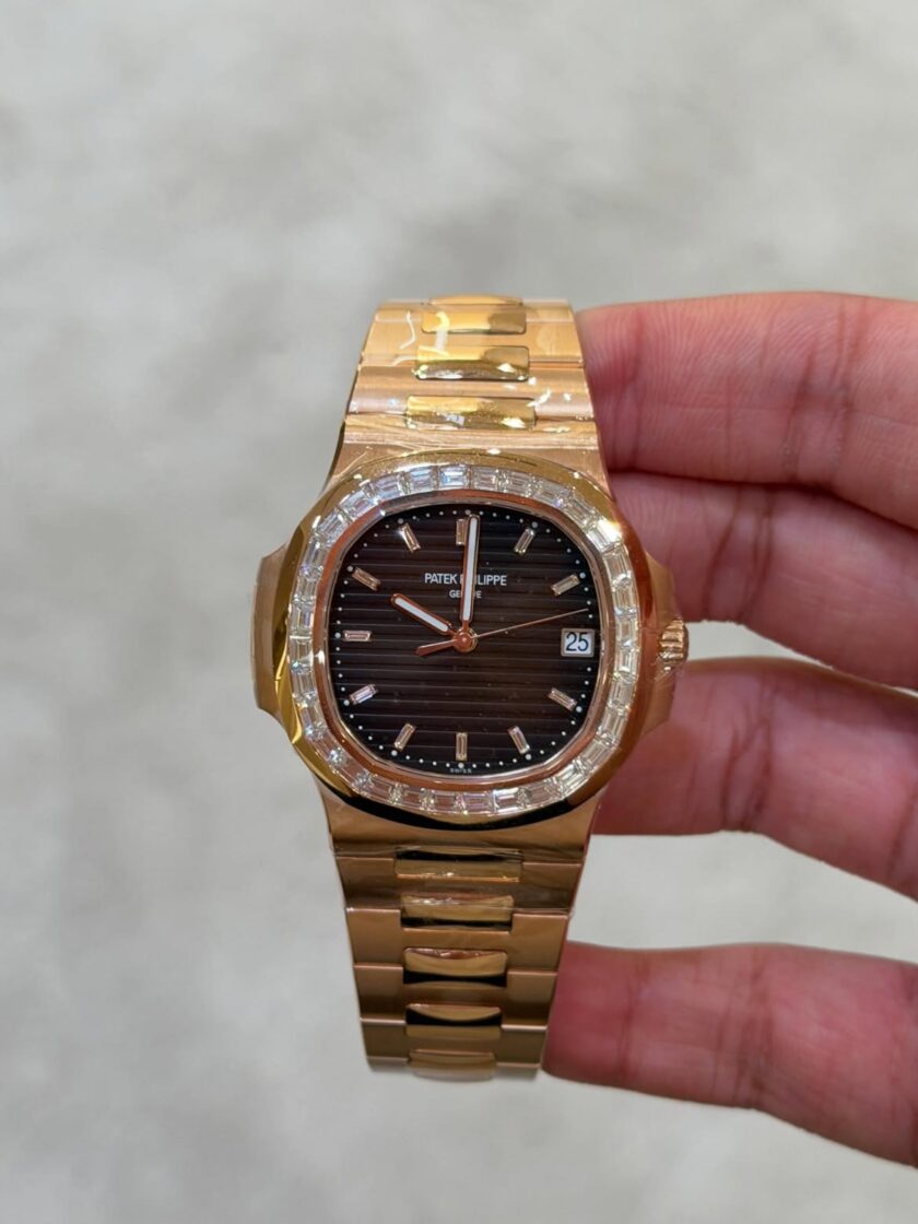 Rare Patek Philippe Nautilus 40mm 18k Rose Gold Diamond Watch 5723:1R 010
