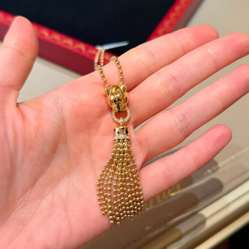 Diamonds Panthère de Cartier long necklace 18k yellow gold
