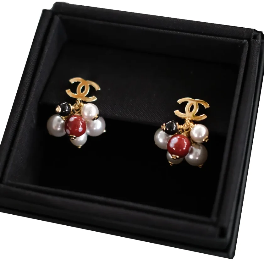Chanel CC Multicolor Pearl Cluster Pendant Earrings Fall Winter 2026