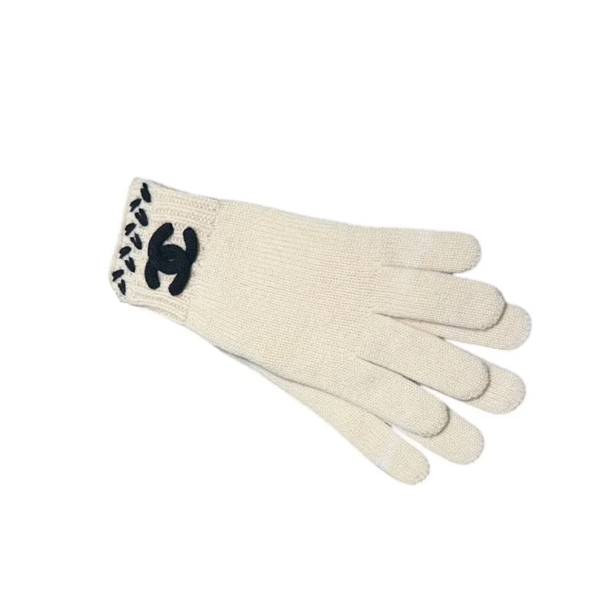 Chanel Cashmere White Gloves Size S