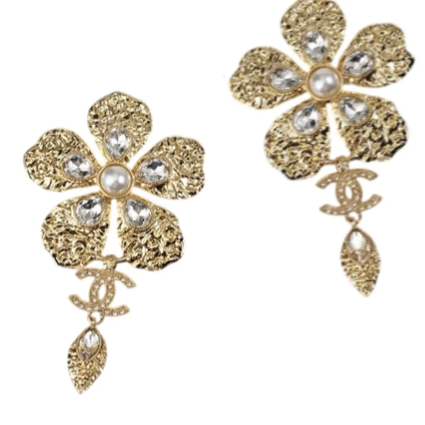 Chanel Clip on Floral Pendant Earrings Metal Glass Pearls Strass Gold Cruise 2025 2026 collection