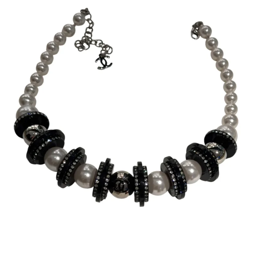 Chanel White Pearls Resin Strass Choker Necklace Fall Winter 2026
