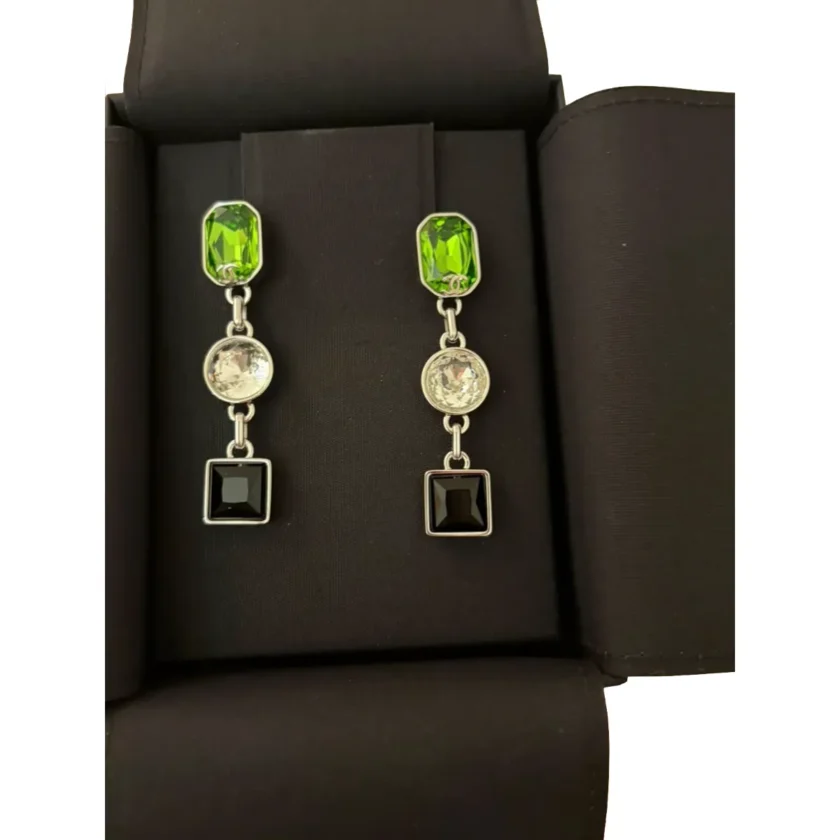 FW2026 Chanel pendant earrings in silvery metal black green and crystal