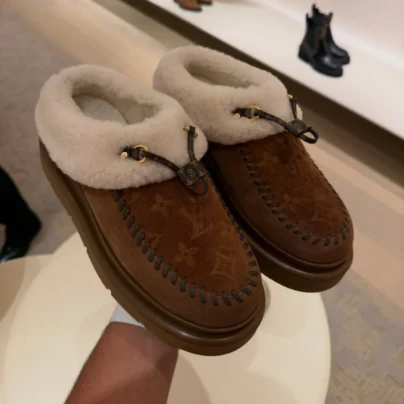 Louis Vuitton Cortina Closed Mule Brown Suede Shearling Slippers 1AITIP